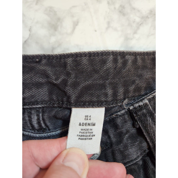 H&M Women's Denim Distressed Raw Hem Fringe Black A-Line Mini Skirt Size 4‎ - Picture 3 of 7